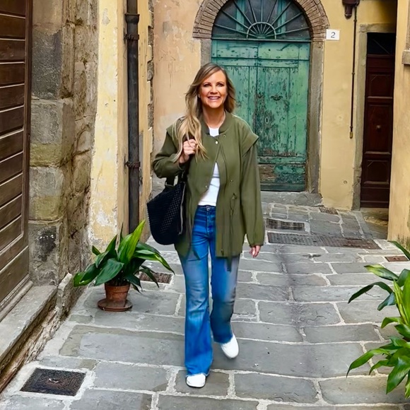 Meet your Posher, C - Picture 2 of 2